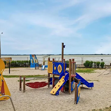 Nyaraló 3 Bedroom Beautiful In *